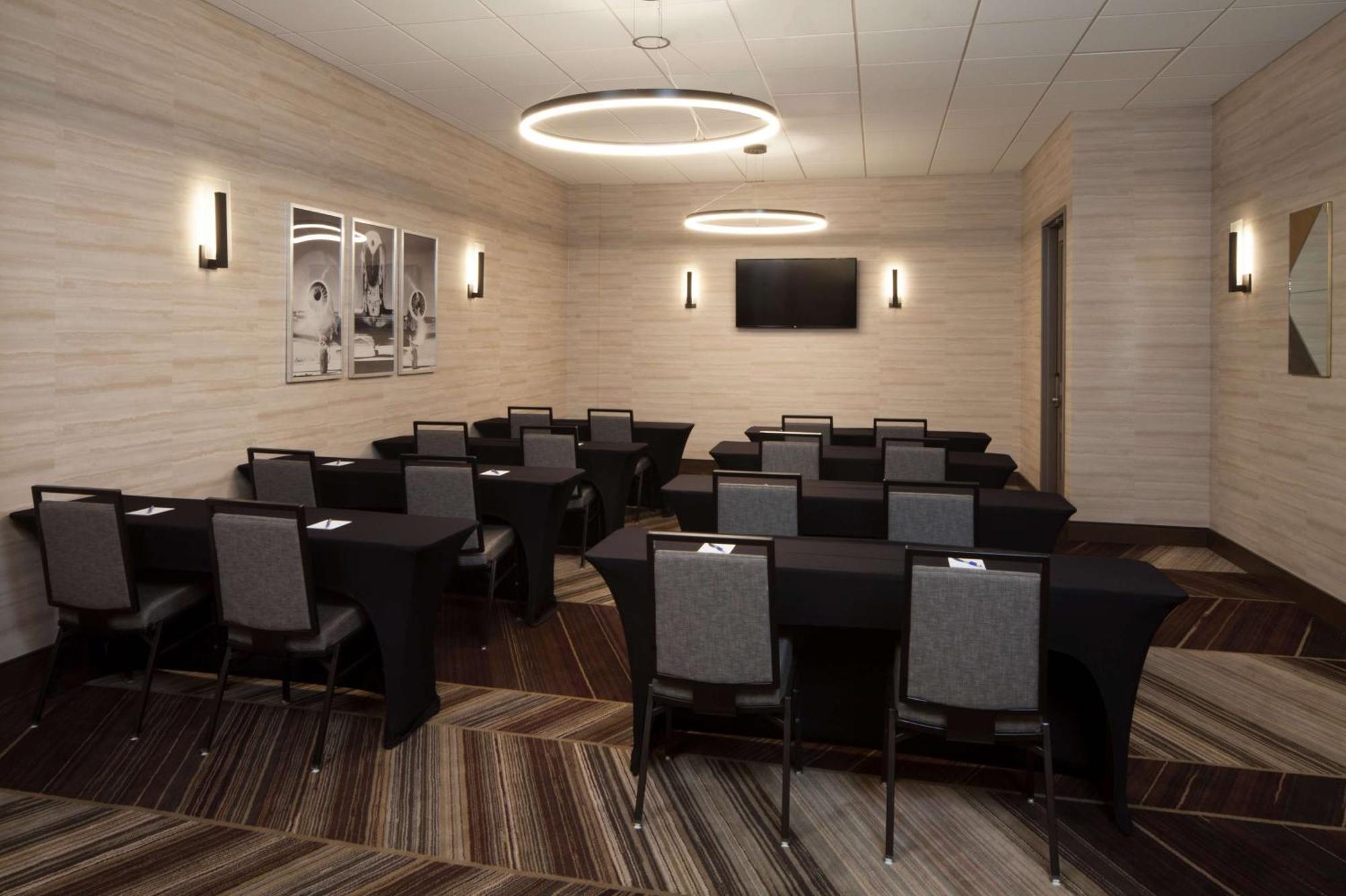 H Angeles, Curio Collection By Hilton