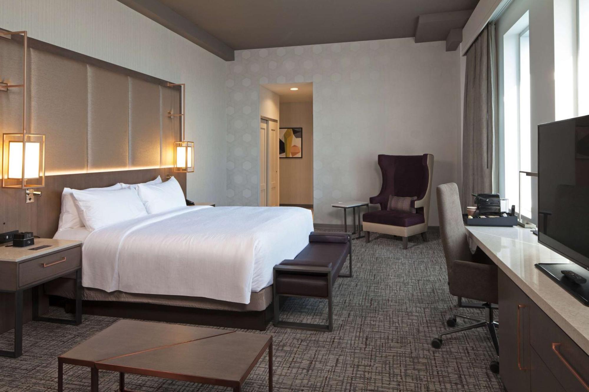 Hotel H Angeles, Curio Collection By Hilton 4*