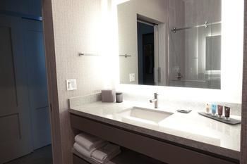 H Angeles, Curio Collection By Hilton Hotel