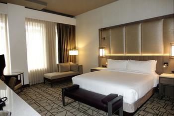 H Angeles, Curio Collection By Hilton Los Angeles